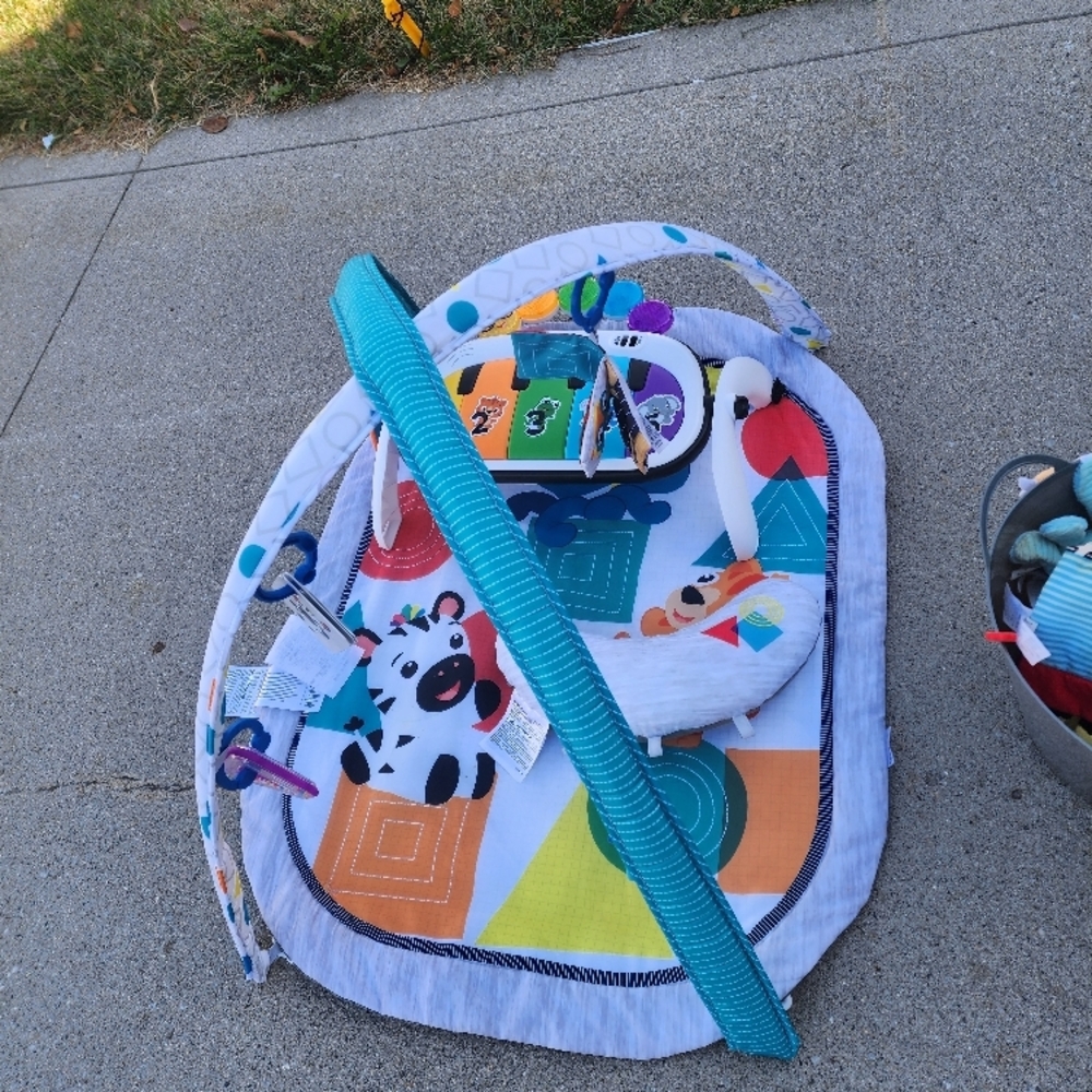 Baby Einstien Piano Mat with Hanging Toys